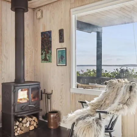Vanna - 500m From The Sea By Interhome *