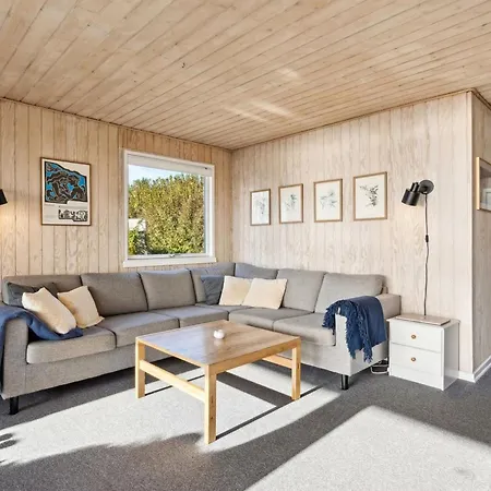 Vanna - 500m From The Sea By Interhome *